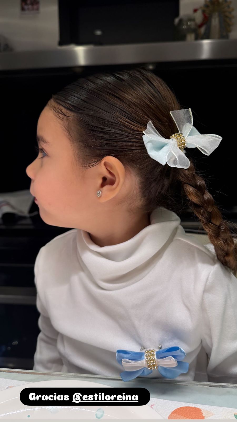 Sarah Burlando con look patrio