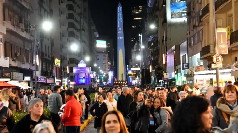 El obelisco porteño cumple 90 años: las fotos del centro neurálgico de la Ciudad de Buenos Aires