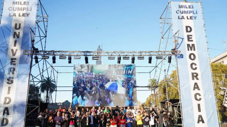 Clases públicas para exigir la implementación de la Ley de Financiamiento Universitario 26052026