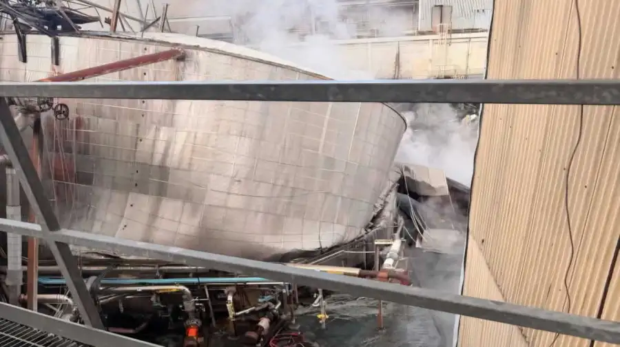 Implosionó un tanque de una fábrica de Washington 26052026