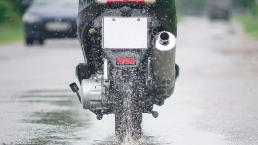 Moto aquaplaning