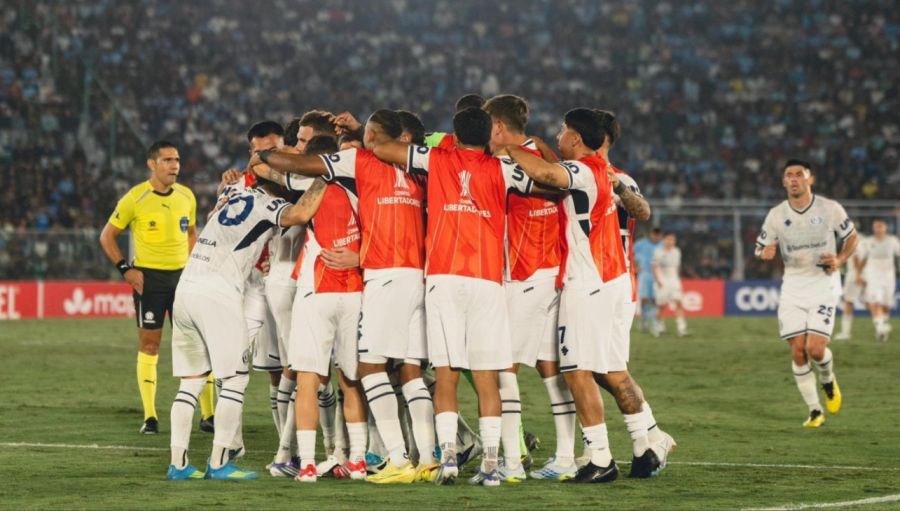 Independiente Rivadavia venció a Bolívar