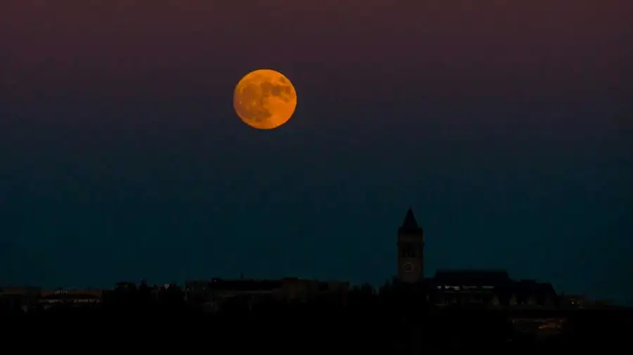 NASA La Luna 280520206