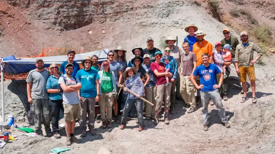 Equipo de trabajo de campo en las canteras de Hayden, Ghost Ranch, Nuevo México. 29052026