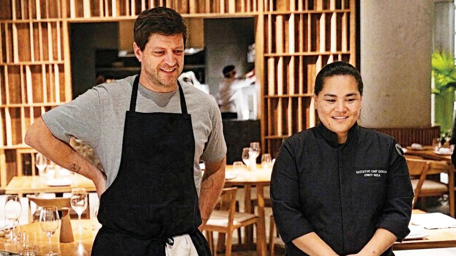 Javier Rodríguez y Cindy Higa