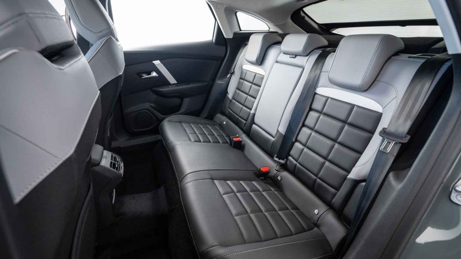 Probamos el nuevo Citroën C4 Hybrid: Va para donde hay que ir...