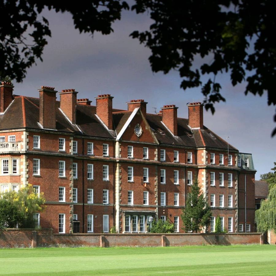 Así es Eton, el colegio más exclusivo del mundo al que podría ir el príncipe George, hijo de William y Kate Middleton	
