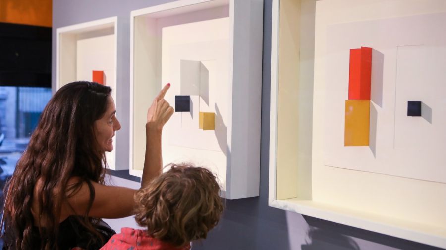 César Paternosto en el Centro de Arte de la Universidad Nacional de La Plata