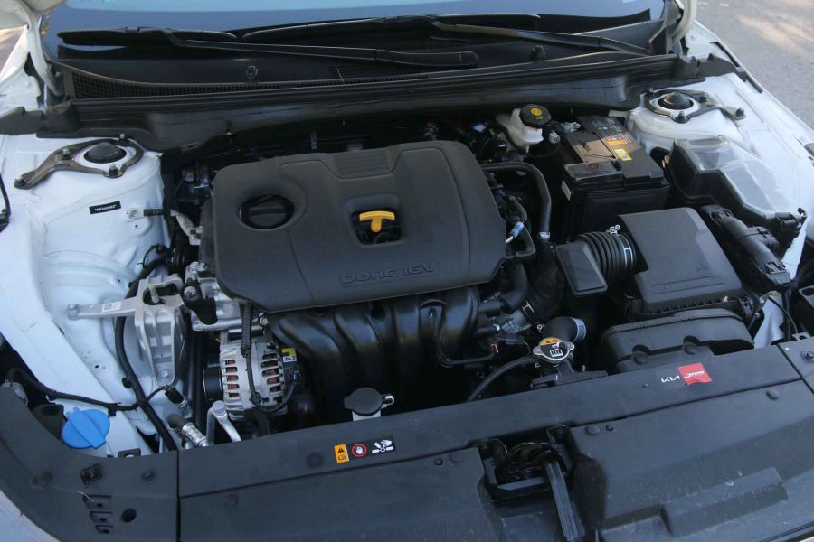 El sedán no está muerto. Probamos el Kia K4, digno heredero