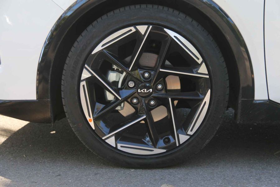El sedán no está muerto. Probamos el Kia K4, digno heredero
