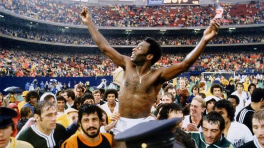 El Estadio Azteca y el hilo conductor que unió a Pelé con Maradona