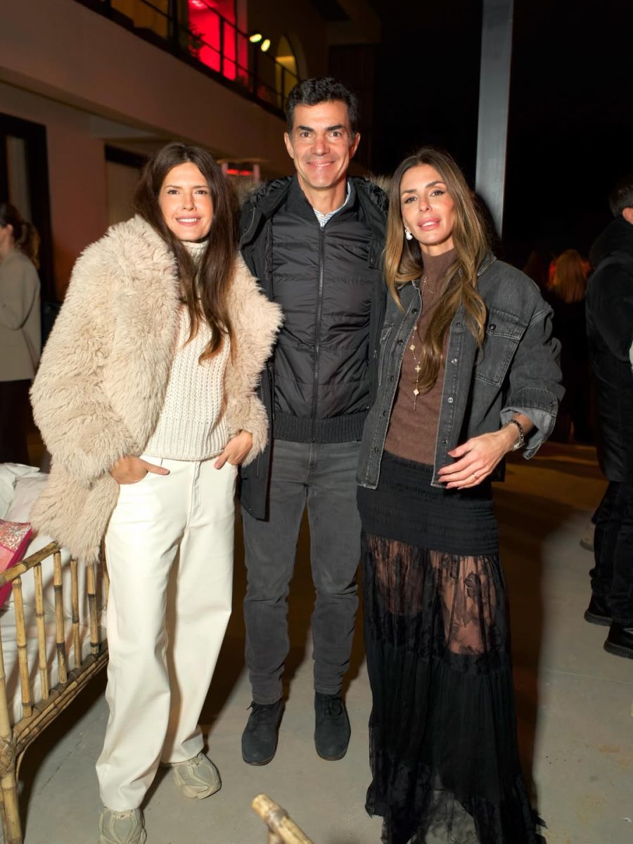Milagros Brito con Isabel Macedo y Juan Manuel Urtubey