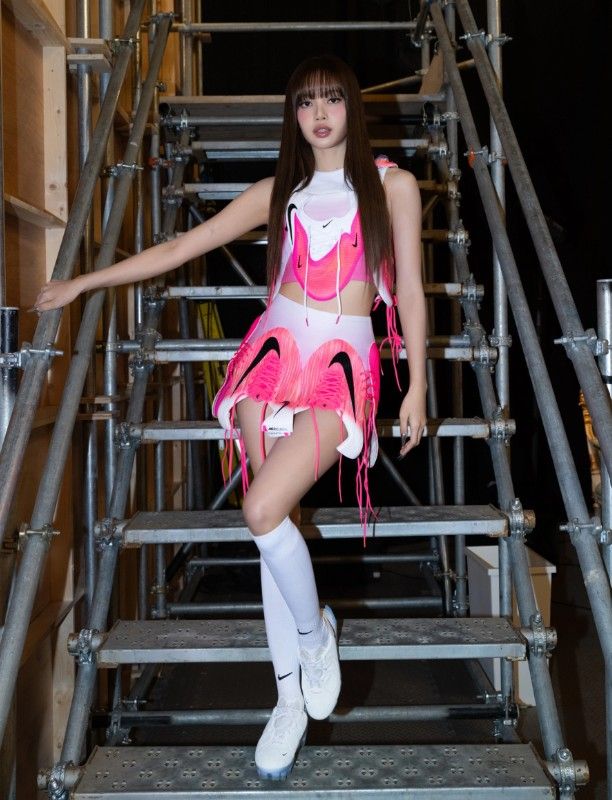 LISA de BLACKPINK aparece en el cortometraje Rip the Script de Nike Football