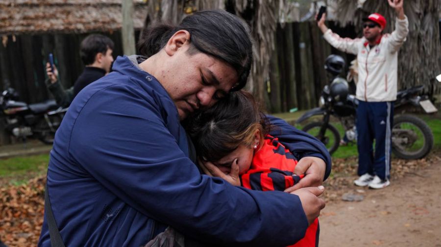 Fanáticos del Indio Solari se reúnen afuera de su casa de Parque Leloir 05062026