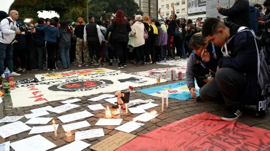 Vigilia en el Obelisco por el Indio