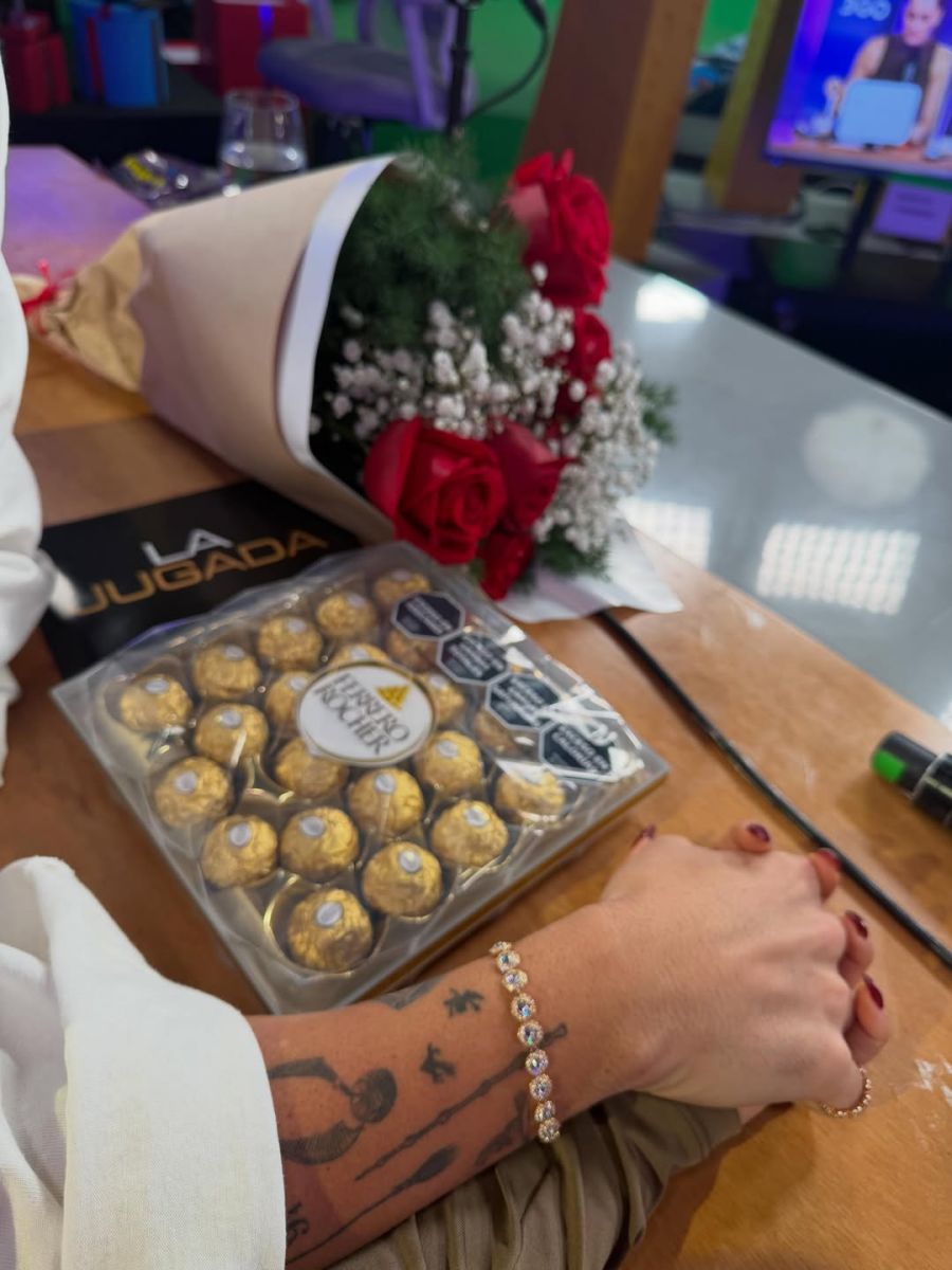 Regalo a Daniela Celis de su novio Nico