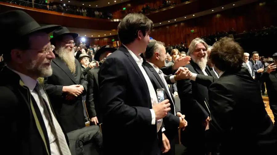 Homenaje al Rebe de Lubavitch en el Palacio Libertad 09062026