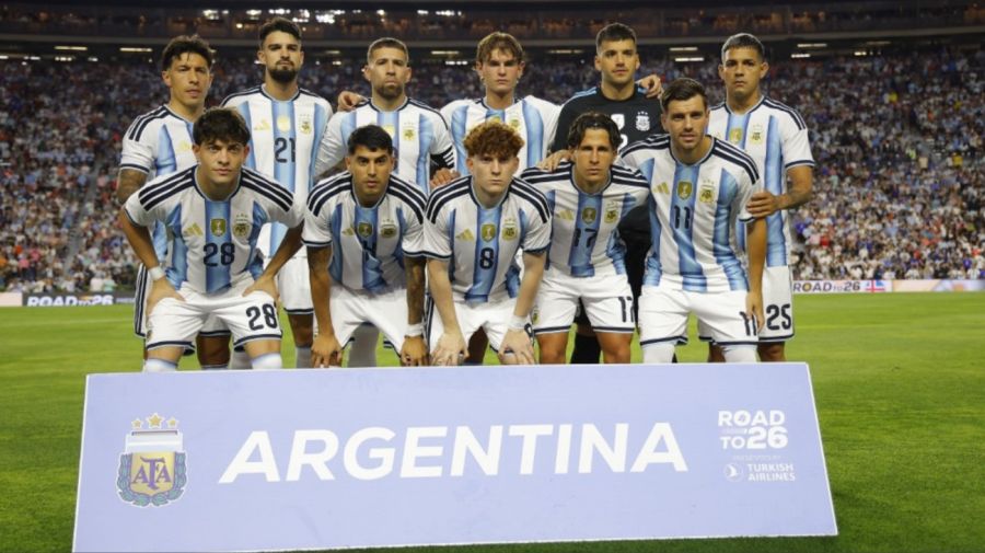 Formación de Argentina ante Islandia