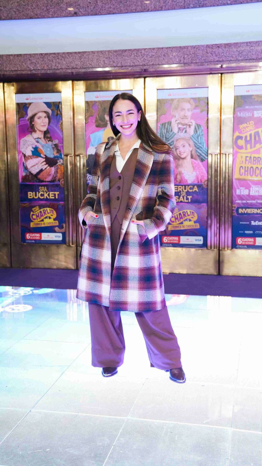 Looks Charli y la fabrica de cholocate 
