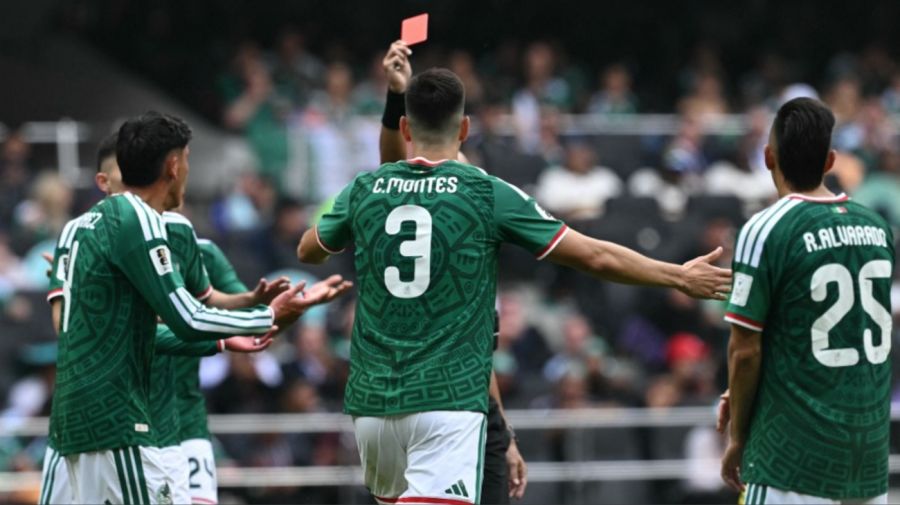 Expulsiones en México vs Sudáfrica