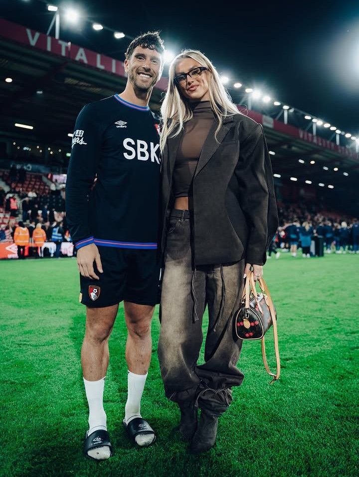 Marcos Senesi y Kelci-Rose Bowers