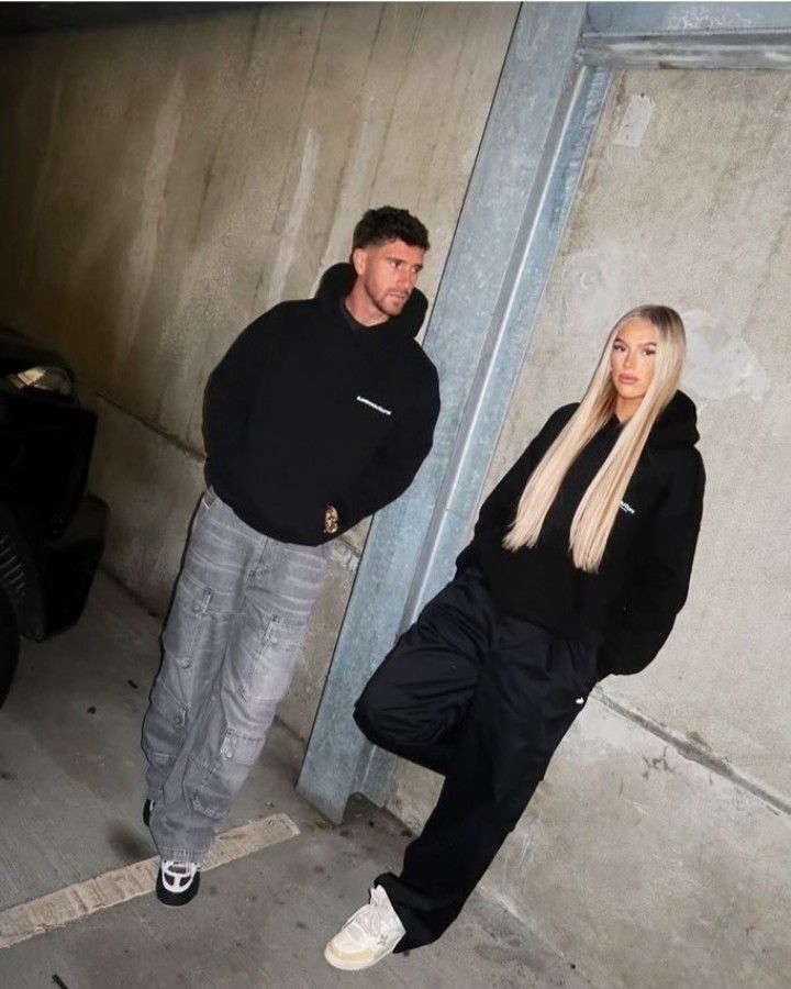 Marcos Senesi y Kelci-Rose Bowers