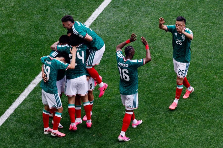 México ganó en el debut ante Sudáfrica