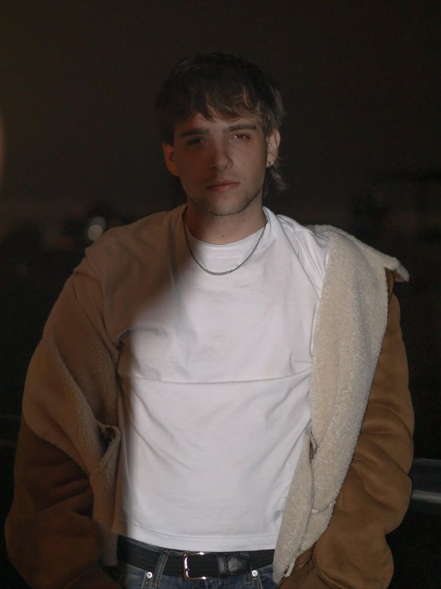 Santino Curto, hijo de Denise Dumas
