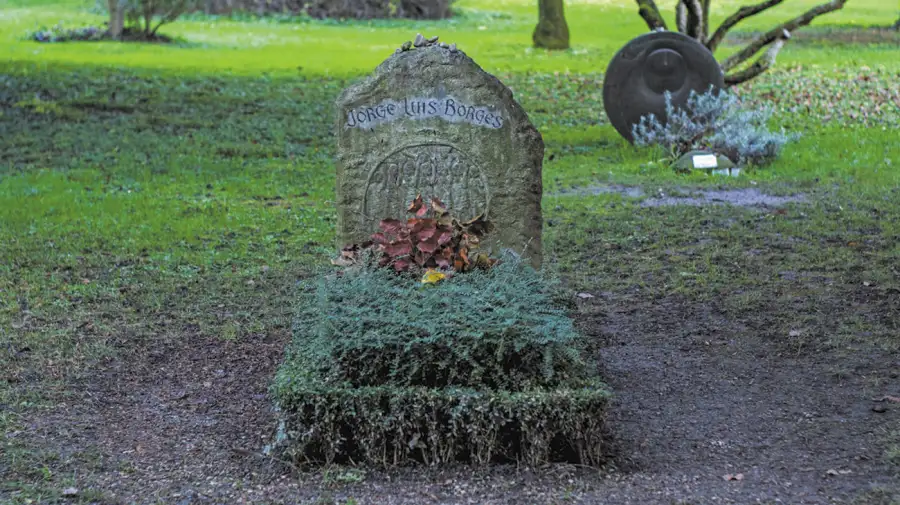 Entre polémicas, se cumplen 40 años de la muerte de Jorge Luis Borges.