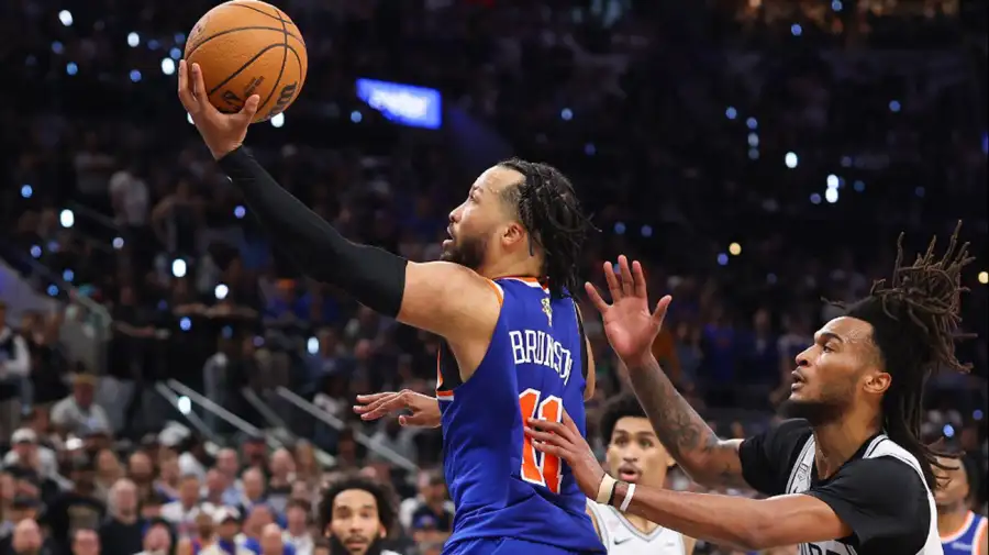 Jalen Brunson, volando a la gloria ante los Spurs. Fue el MVP de las finales de NBA.