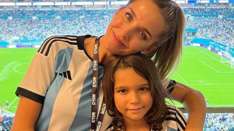 Soledad Fandiño y Milo con Lionel Messi