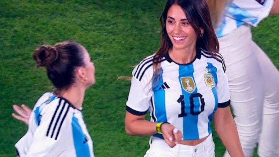 Antonela Roccuzzo y Tini Stoessel