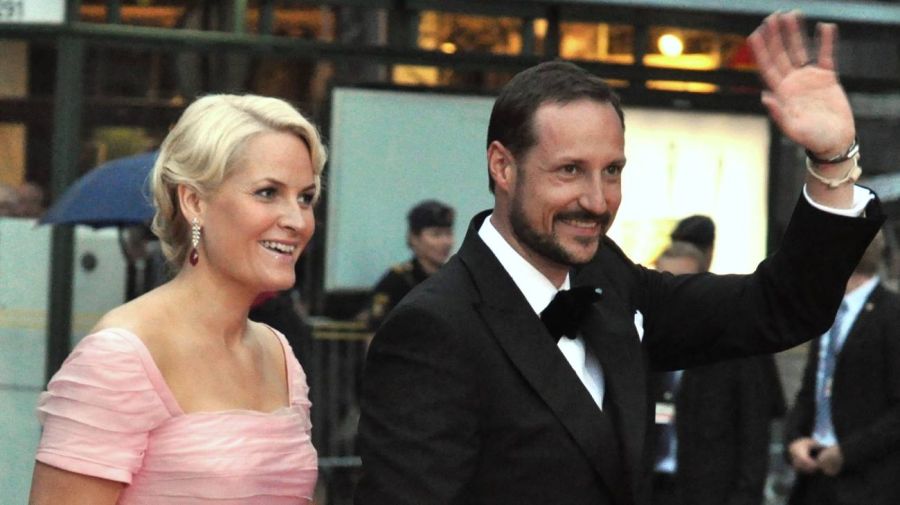 Mette-Marit con su esposo 17062026