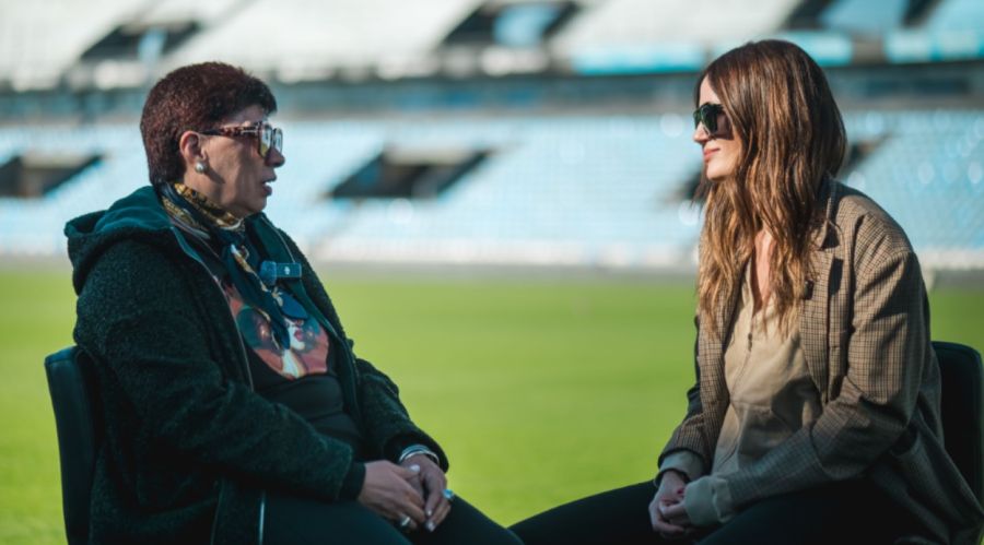 Rosa, mamá del Cuti Romero, y Paula Chaves