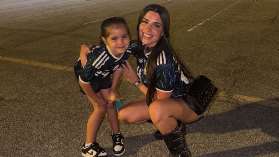 Valentina Cervantes y su hija Olivia