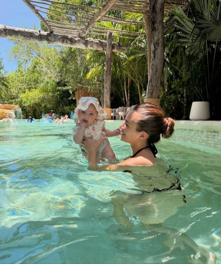 Cami Homs con su hija Aitana