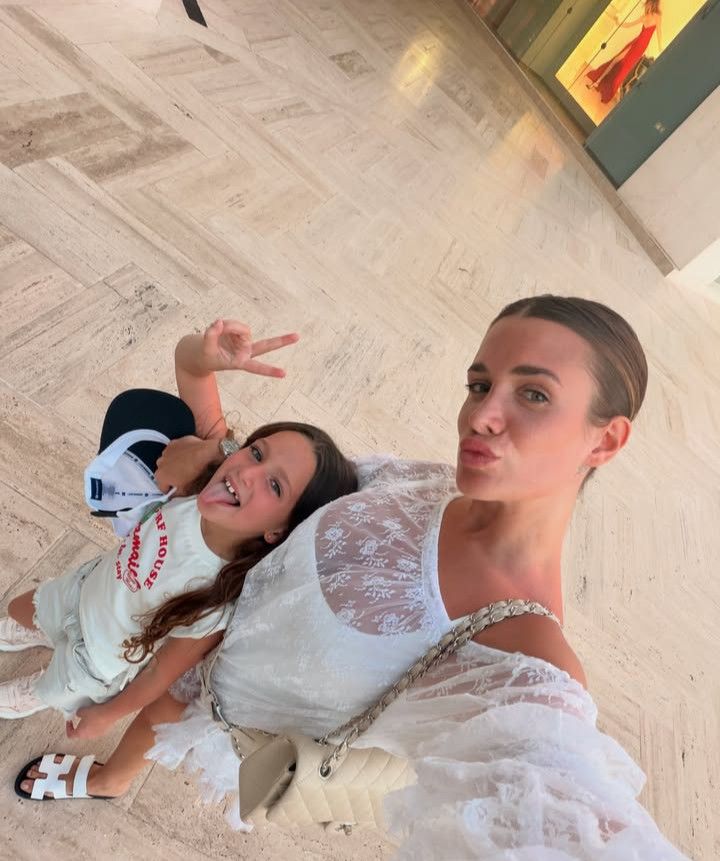 Cami Homs con su hija Francesca 