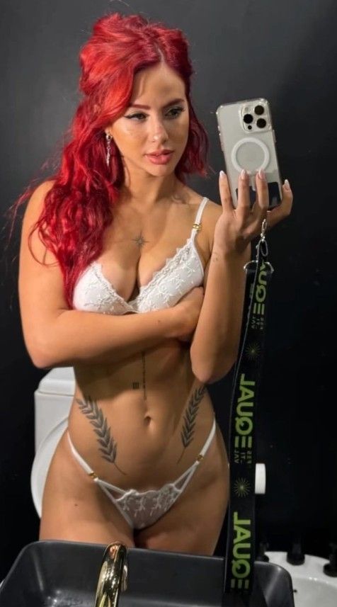 Flor Vigna en Onlyfans 