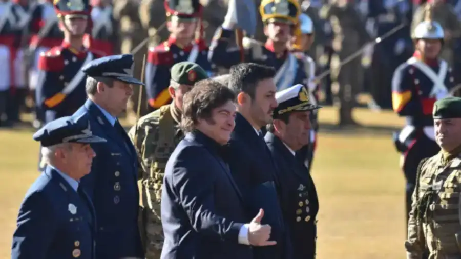 Javier Milei en 2025, en los juramentos por el Día de la Bandera 19062026
