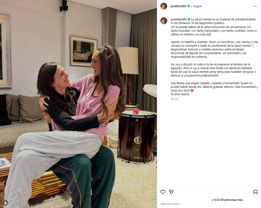 Juana Tinelli se defendió mediante una foto con su madre Paula Robles