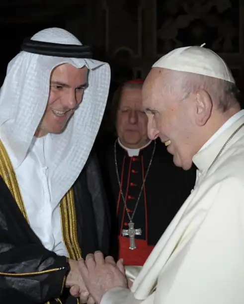 Tajeddine Seif junto al Papa Francisco