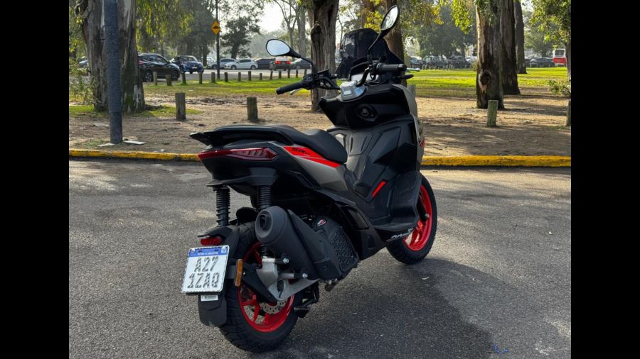 Aprilia SR GT 200 Sport