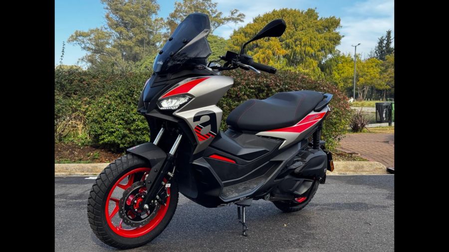 Aprilia SR GT 200 Sport
