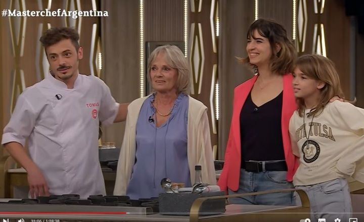 Tomás Fonzi y su familia