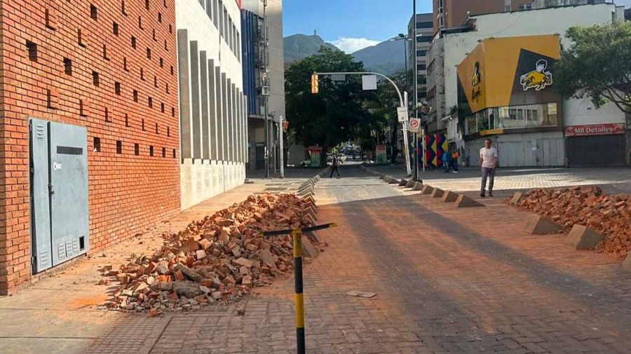 Daños y destrucción en Chacaíto, uno de los sectores afectados por el terremoto en Venezuela