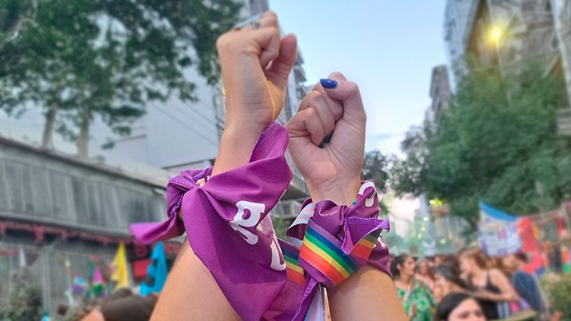 Pañuelo violeta por la violencia de Género