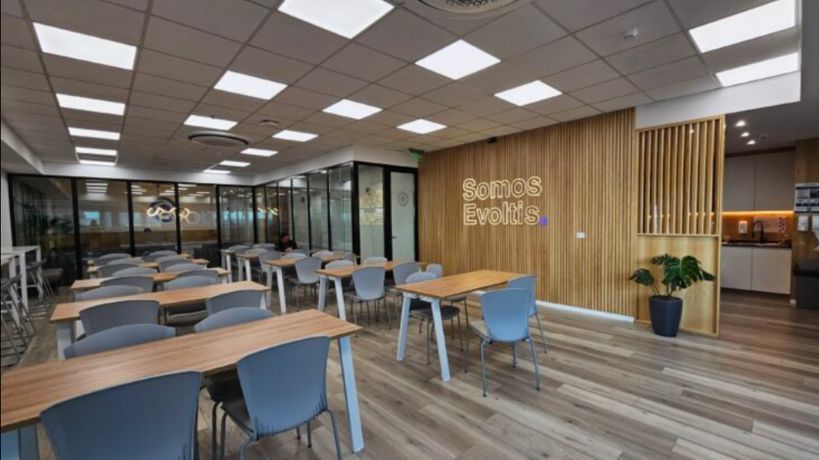 No todo es IA y virtualidad: así es el hub de 200 posiciones que Evoltis inauguró en Córdoba