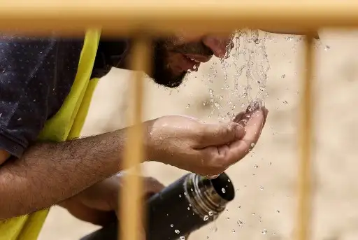 Ola de calor en Europa: un nene murió encerrado en un auto