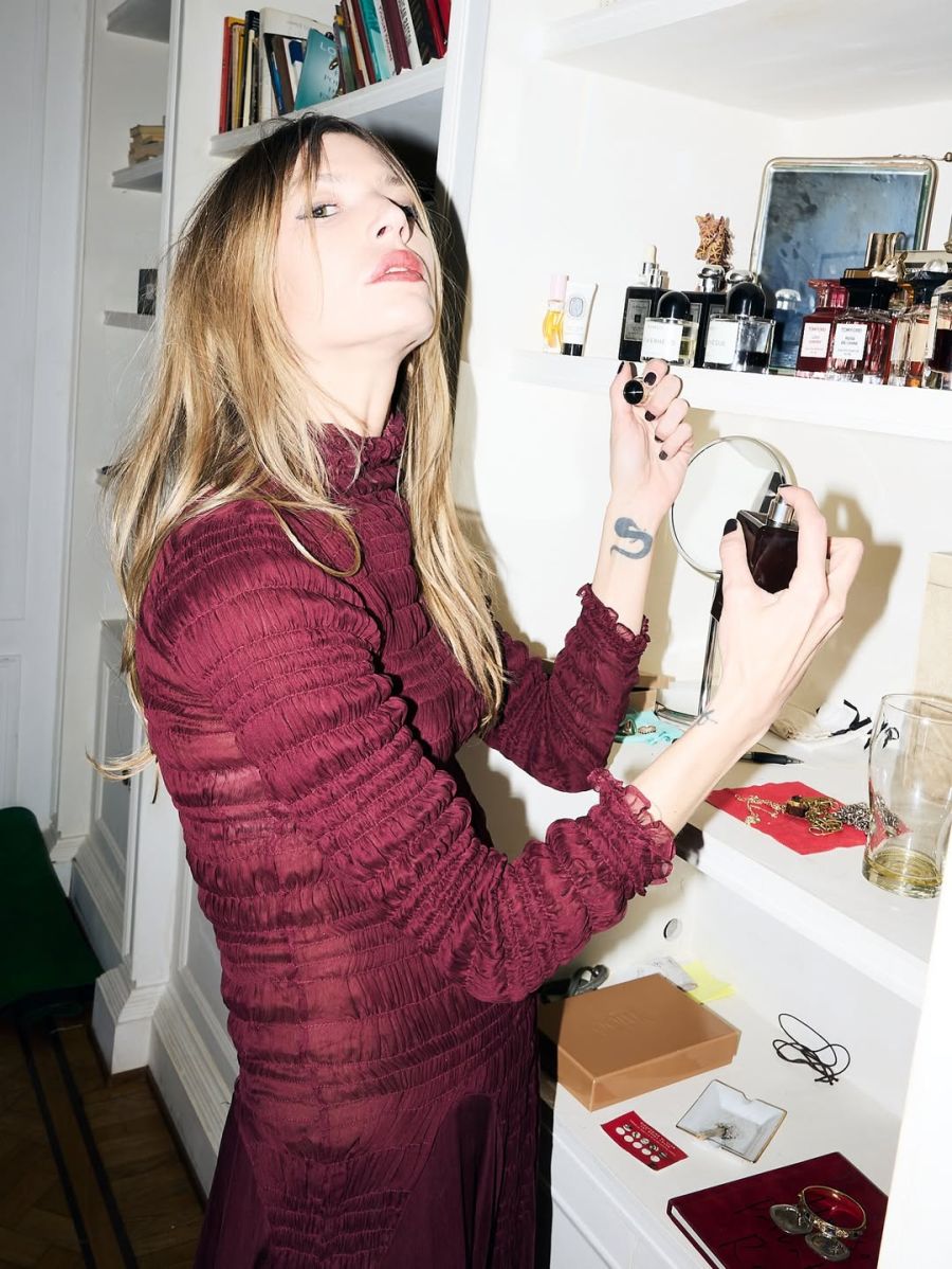 Chloe Bello living