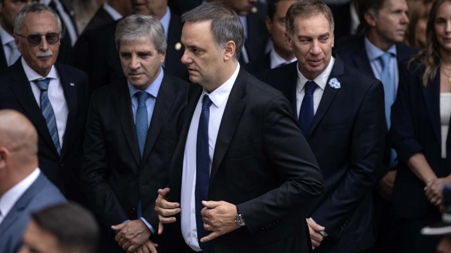 Toto Caputo, Manuel Adorni y Diego Santilli
